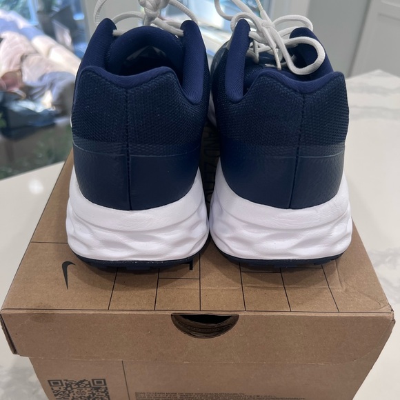 Nike Revolution 6 NN Men's Running Shoes Midnight Navy White Size 13 NEW - Picture 3 of 5